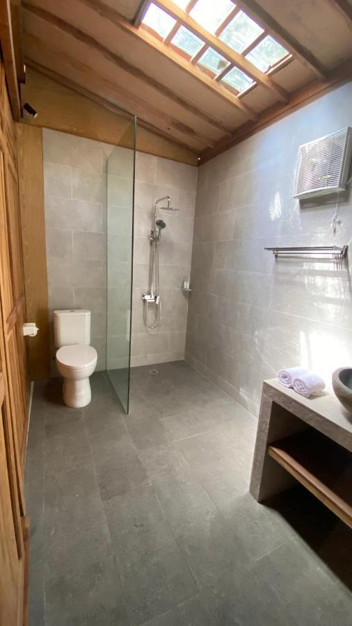 Villa Lova Sambirenteng Gretek Exteriör bild